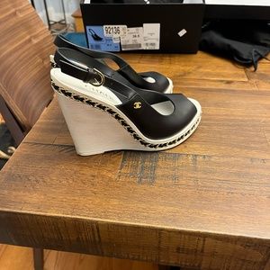 Chanel Black Leather Chain Link Wedge Slingback Sandals - Excellent Condition